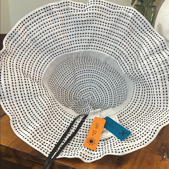 NWT Wallaroo Scrunchie Boardwalk-Style Packable Adj. Sizing Polka Dot Sun Hat main image 6